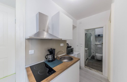 Kastel Novi Apartment | A1 - spacious apt on the seafront with terrace