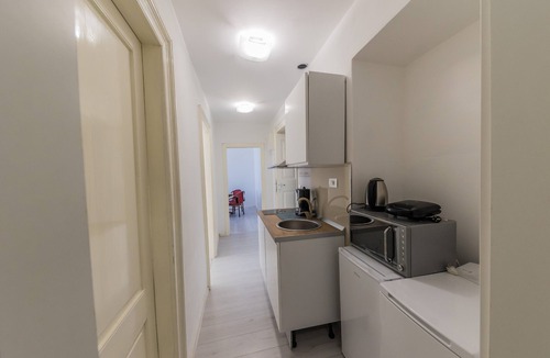 Kastel Luksic Apartment | A1 - spacious apt on the seafront with terrace