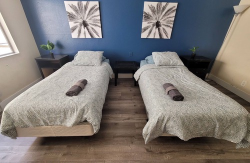 Beverly Hills Hotel | (A10) Charming Double Bed Hotel Style