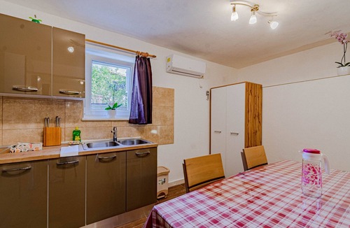 Cove Tri Zala (Zrnovo) Apartment | A2-apartment 50m from the beach with the sea view