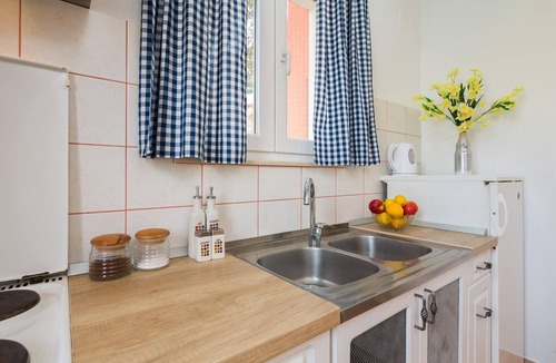 Vinisce Apartment | A2 modern apartment with garden, 80m from beach