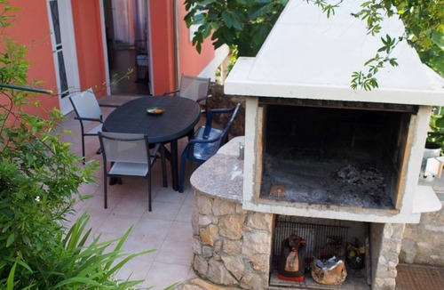 Vinisce Apartment | A2 modern apartment with garden, 80m from beach