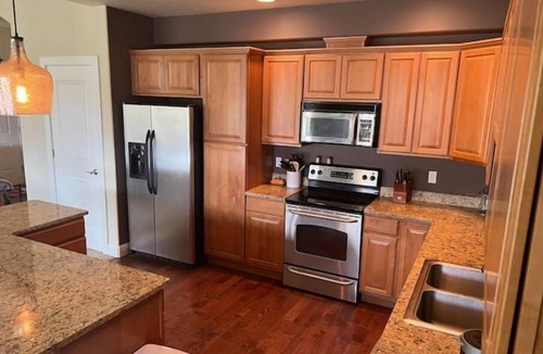 Quincy House | A20-Golf Course River View Unit Sunserra near pool Gorge shuttle book separately