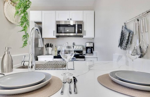 Allentown Apartment | A202 · Urban Oasis – Free Parking Included