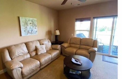 Quincy House | A28 condo by large pool/shuttle