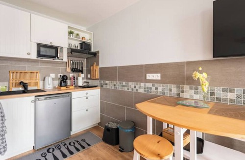 Treclun Apartment | A39 Exit No. 5 Studio: Quiet/Relaxing/Safe. Parking, Wi-Fi. No, accessible to people with disabilities