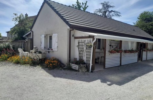 Treclun Apartment | A39 Exit No. 5 Studio: Quiet/Relaxing/Safe. Parking, Wi-Fi. No, accessible to people with disabilities