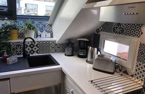 3rd Arrondissement Apartment | A5G Skyglass