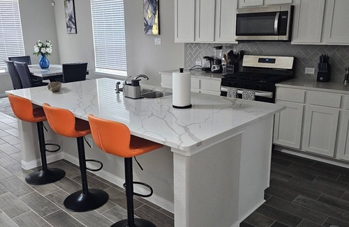 Manvel House | AA Court Manvel