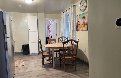 Brewerytown House | AA1 Near art museum. 1 bedroom shared house bathroom , kitchen
