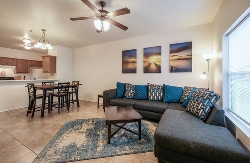 Medical Center District Condo | AA2 20% OFF 2BR Apt Fast WiFi 4-mins to Medical Center Pet-friendly