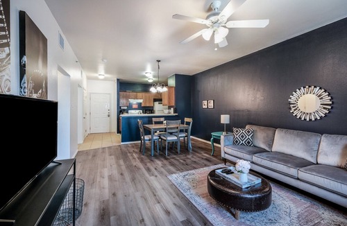 Medical Center District Apartment | AA3 10% OFF! Mins to Methodist & Medical Center