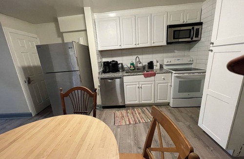 Brewerytown House | AA3 Near Art museum , 1 bedroom 1 bathroom shared house, kitchen