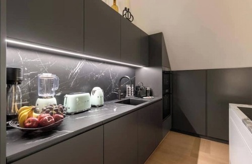 Old Town Apartment | AAA Luxury Comfort Rooftop Free Parking AC Fully Equipped