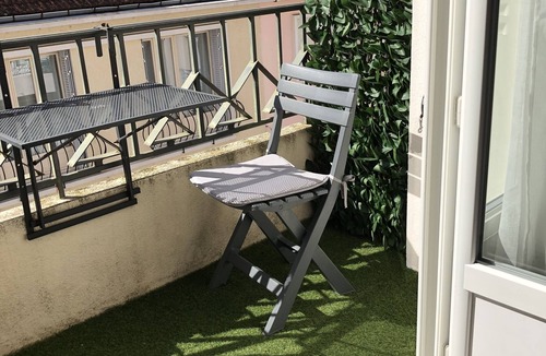 Vieux Vichy Apartment | Aaaaaaaaaaa