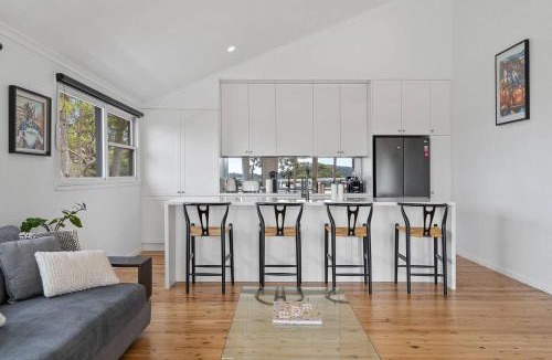 Macmasters Beach House | Aarini Cottage - The Ultimate Beachside Escape!