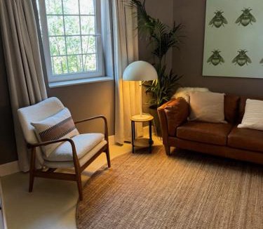 Bilston Apartment | Aaron Glen Guest Apartments