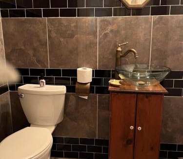 Downtown Niagara Falls Bed & Breakfast | Aaron House of Niagara Falls