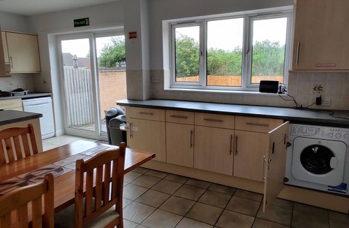 Leicester House | Aaron Lodge Guest House