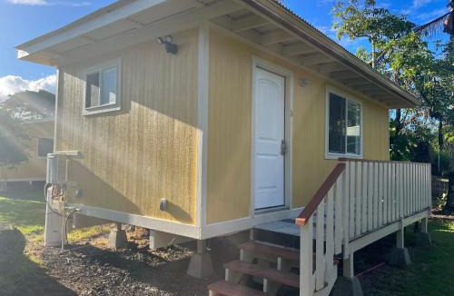 Keaukaha Hotel | Aaron’s cottage