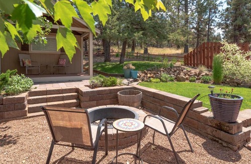 Old Farm District House | Aaron Way