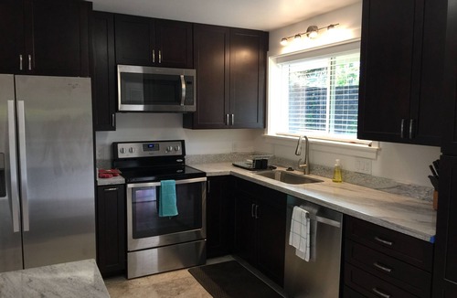 Keaukaha Hotel | Aarons Cottage