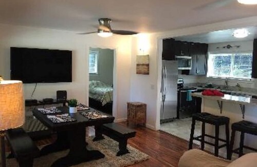 Keaukaha Hotel | Aarons Cottage