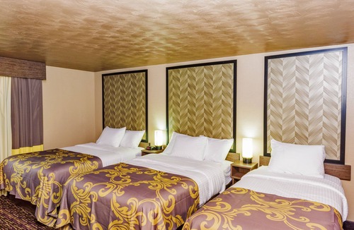 Niagara Falls Hotel | AArya Hotel By Niagara Fashion Outlets