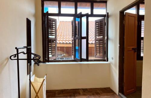 Historic George Town House | Aayu Stewart - Stewart Ln, George Town