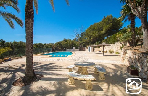 Arnella Villa | Abahana Villas Palmtrees