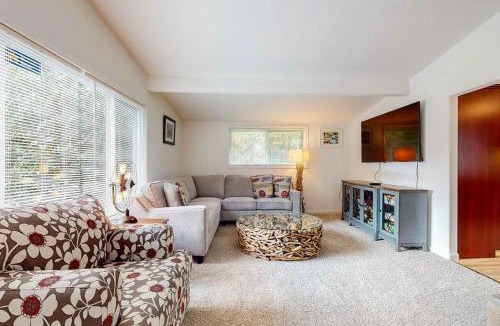 South Beach House | Abalone Rose