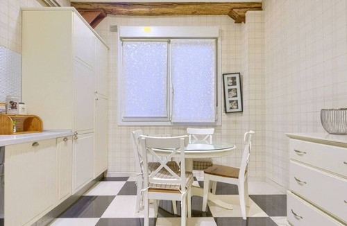 Abando Apartment | Abando-Ibarra House Guggenheim Bilbao