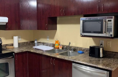 Ottawa Condo | Abanico Apartment by Gatineau Park - long staysnn