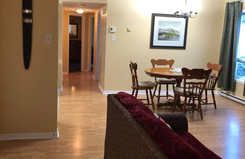 Ottawa Condo | Abanico Apartment by Gatineau Park - long staysnn