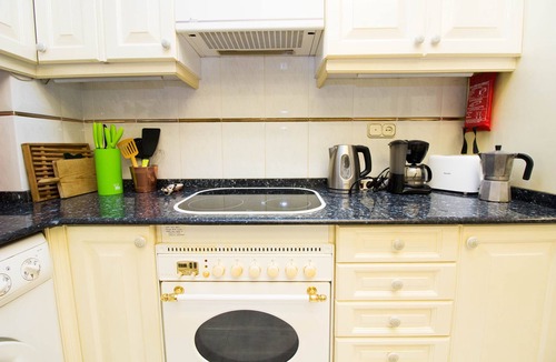 Extramurs Apartment | "ABASTOS" Luxury 3 bedroom Apart. Perfect for families. WIFI