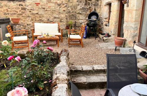Fontevraud-l'Abbaye House | Abbaye Cottage - Maison entière - jardin - jacuzzi