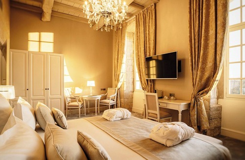 Les Sorinieres Hotel | Abbaye de Villeneuve