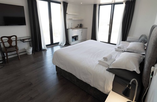 Park Royal Hotel | Abbey Point Hotel