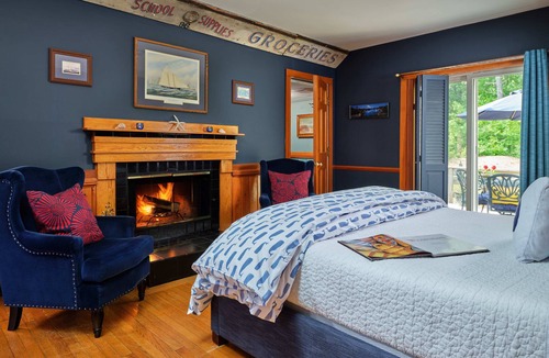 Ledyard Bed & Breakfast | Abbey's Lantern Hill Inn