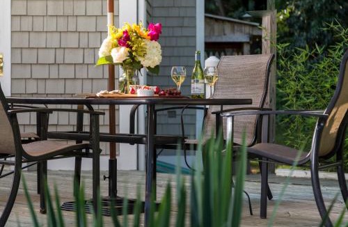 Ledyard Bed & Breakfast | Abbey's Lantern Hill Inn