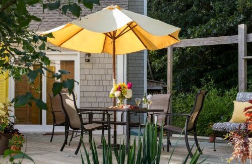 Ledyard Bed & Breakfast | Abbey's Lantern Hill Inn