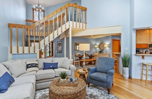 Fontana Condo | Abbey Springs Golf View Condo with Golf Cart Pools Private Beach