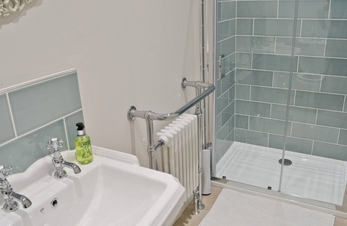 West Cliff Cottage | Abbeydale Town House