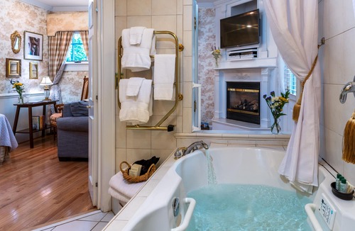 Historic Montford Bed & Breakfast | Abbington Green Bed & Breakfast Inn