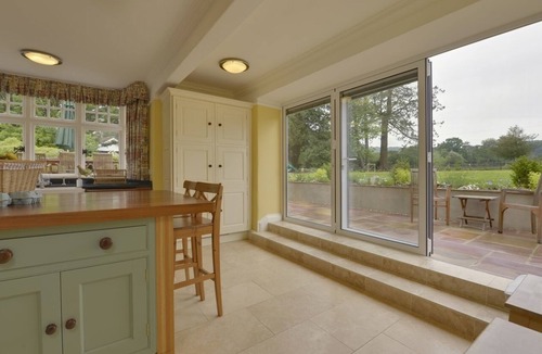 Honiton Cottage | Abbots Manor