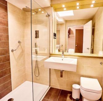 Dumbarton Hotel | Abbotsford Hotel