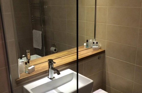 Dumbarton Hotel | Abbotsford Hotel