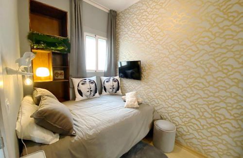 Sitges Town Center Apartment | Abbott apartment - 1 min from the beach - 100m2 - sleeps 8