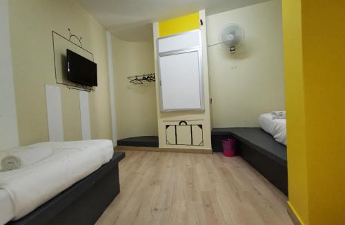 Kampung Kuchai Hotel | Abby by the river