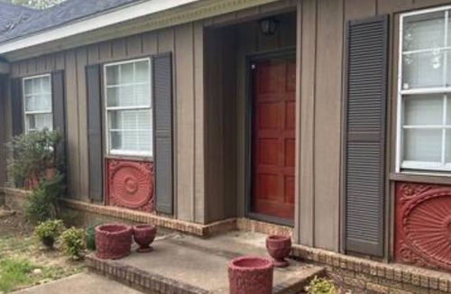 Helena House | Abby Lane- a charming home on a safe and quiet street with a nice forest view